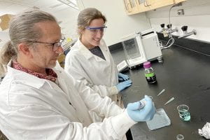 Summer collaborations bring WashU research labs alive for area high school teachers